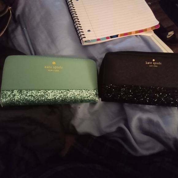 2 kate spade pocketbooks one black and one burgundy!!! 1 coach all blue. - Picture 3 of 4